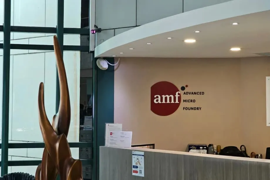 AI தரவு மையங்களுக்கான சிலிக்கான் ஃபோட்டானிக்ஸ் முன்னிலையை உறுதிப்படுத்த AMF-ஐ வாங்கும் GlobalFoundries