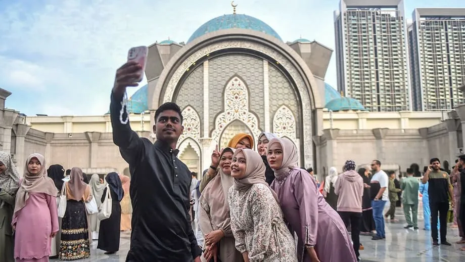 நவீனமயமாக்கல் தென்கிழக்காசியா முழுவதும் இஸ்லாமிய மறுமலர்ச்சிக்கு வித்திடுகிறது