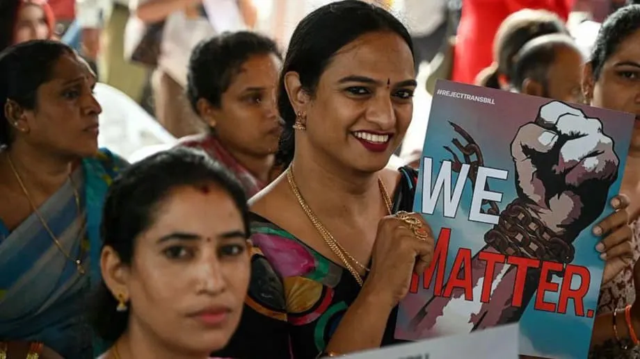 உரிமைகள் பறிக்கப்படுவதற்கு எதிராக இந்தியாவின் புதிய திருநர் திருத்த மசோதாவுக்கு நாடு முழுவதும் எதிர்ப்பு