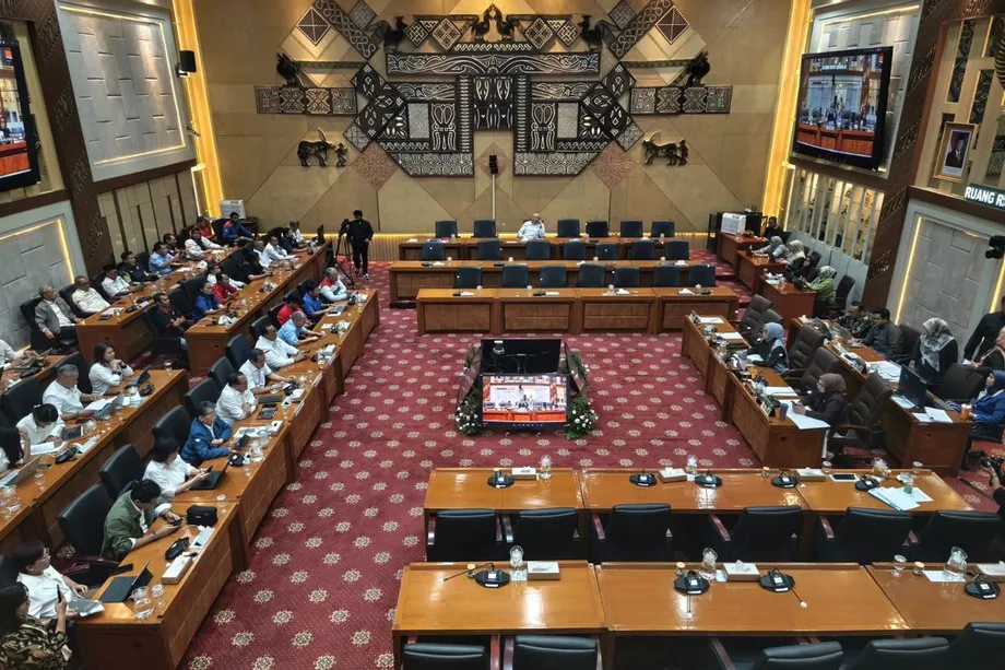 Indonesia Approves Labor Protection Law, With Four Year Contract Limit and Tougher Dismissal Rules