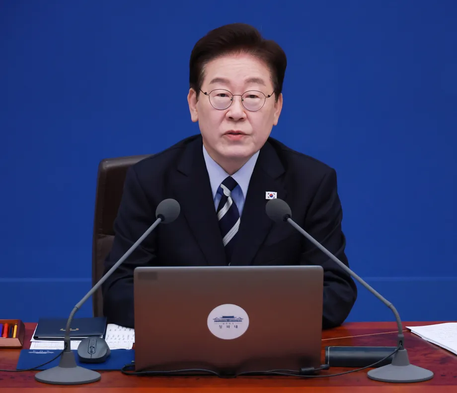 Lee Rejects Submissive Diplomacy as US Intelligence Dispute Tests South Korea Alliance