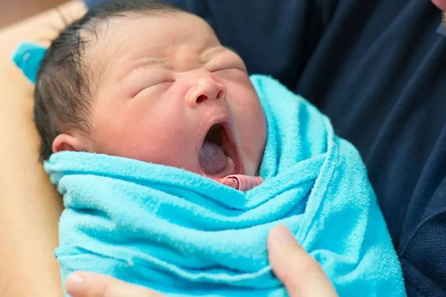 Uzbekistan Births Fall 8.6% From 2023 Peak as Population Growth Slows