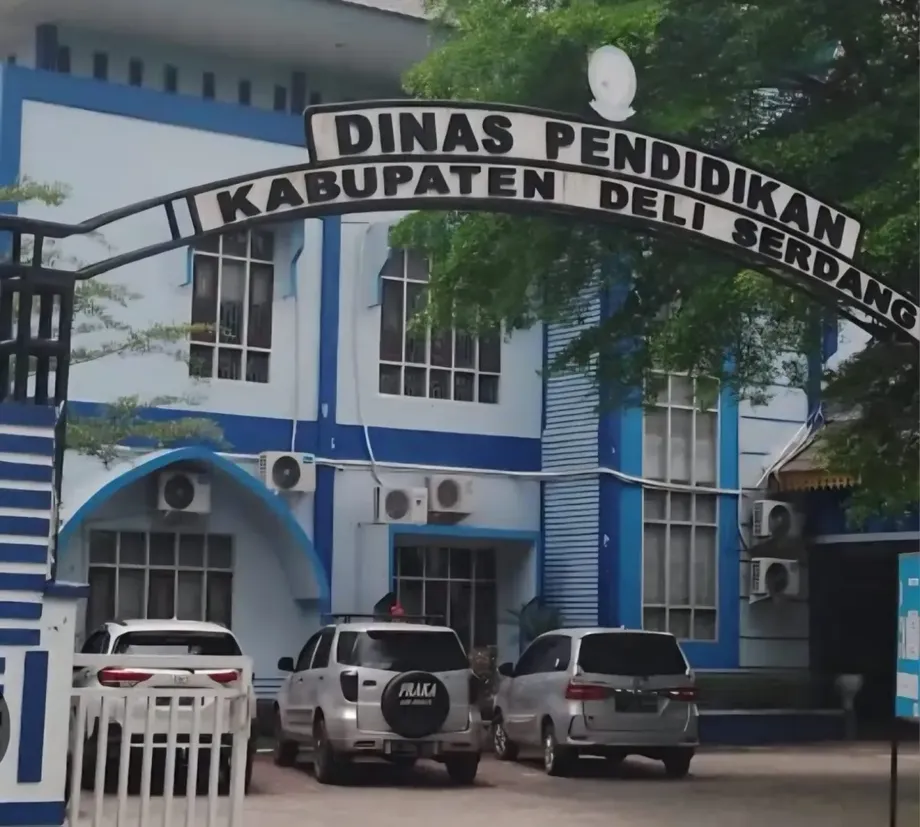 North Sumatra Orders All Schools to Teach Remotely October 16–21 as Fire Haze Worsens
