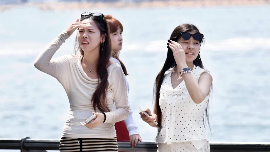 Hong Kong Issues Record Late Heat Warning as October Temperatures Reach 36°C