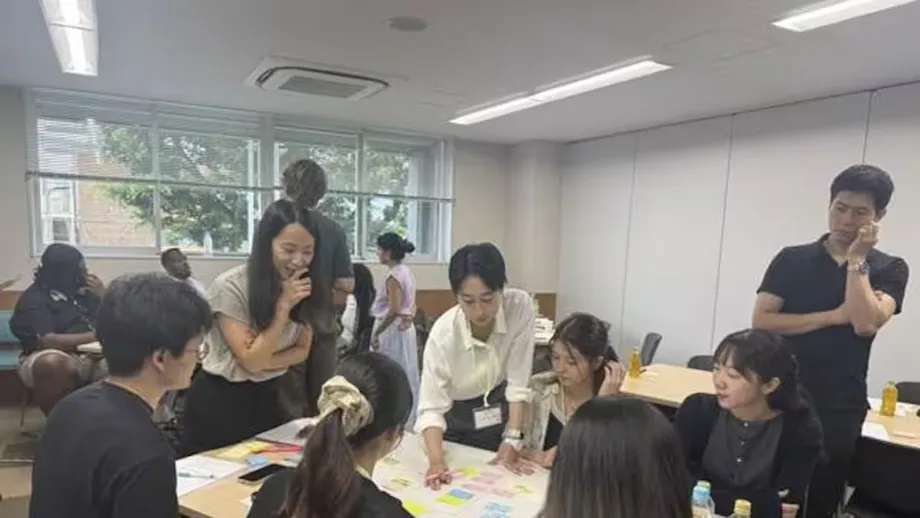 Tokyo Study Links Girls' Mental Health Gap to Loneliness and Pressure to Be Thin