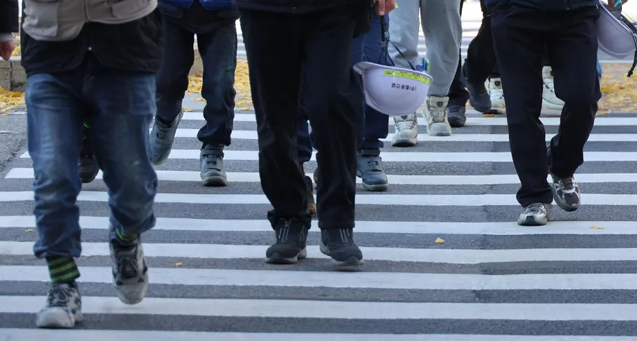 South Korea's Wage Divide Widens as Higher Pay Reaches a Record and Youth Jobs Shrink